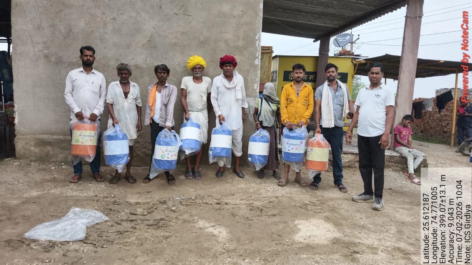 Farmers receiving organic farming inputs